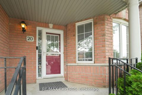 Photo 1 at 20 Decoroso Drive, Sonoma Heights, Vaughan
