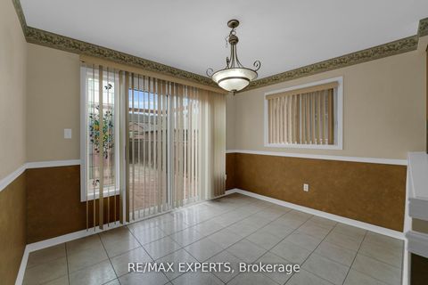 Photo 17 at 20 Decoroso Drive, Sonoma Heights, Vaughan