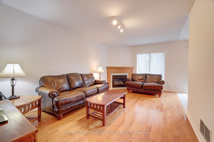 Photo 6 at 3386 Delfi Road, Erin Mills, Mississauga