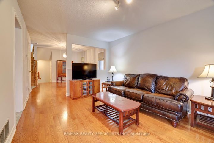 Photo 7 at 3386 Delfi Road, Erin Mills, Mississauga