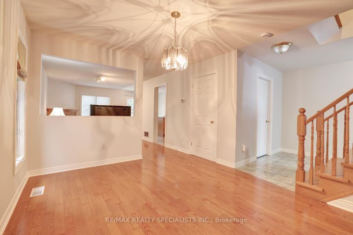 Photo 9 at 3386 Delfi Road, Erin Mills, Mississauga