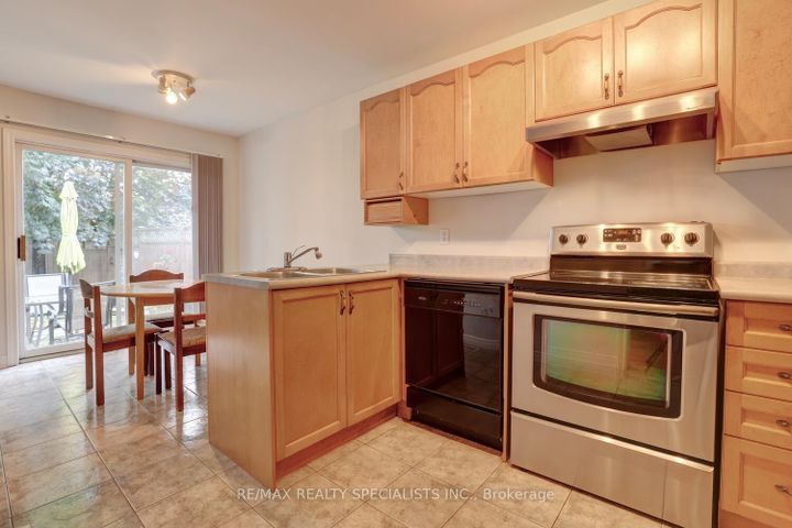 Photo 13 at 3386 Delfi Road, Erin Mills, Mississauga