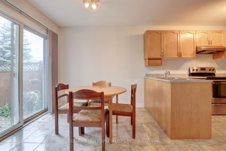 Photo 15 at 3386 Delfi Road, Erin Mills, Mississauga