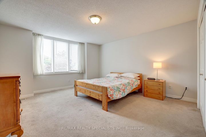 Photo 16 at 3386 Delfi Road, Erin Mills, Mississauga