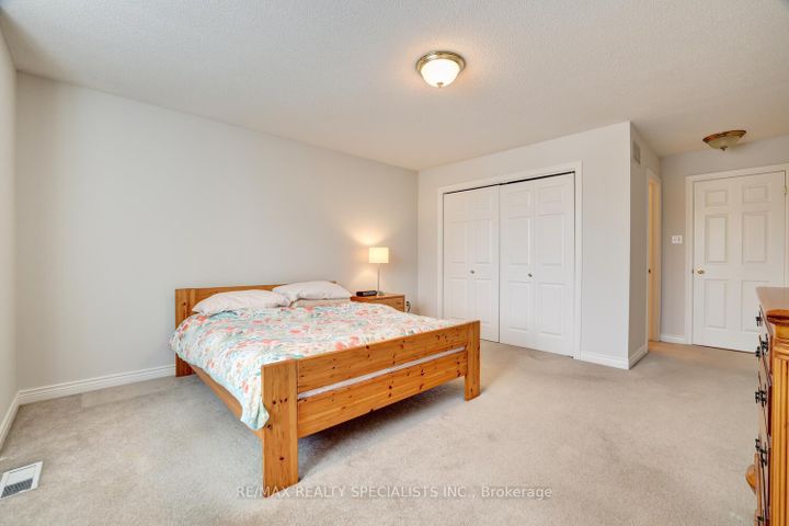 Photo 17 at 3386 Delfi Road, Erin Mills, Mississauga