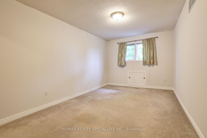 Photo 19 at 3386 Delfi Road, Erin Mills, Mississauga