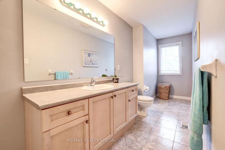 Photo 21 at 3386 Delfi Road, Erin Mills, Mississauga