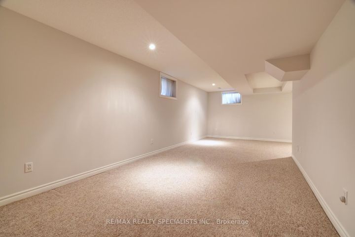 Photo 25 at 3386 Delfi Road, Erin Mills, Mississauga