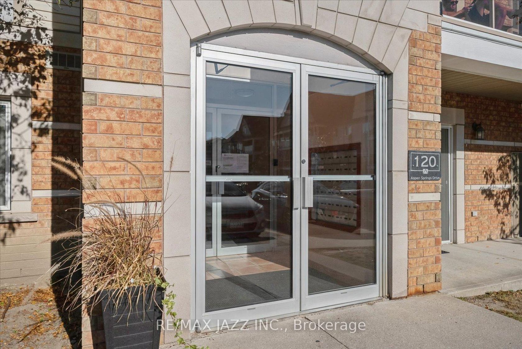 205 - 120 Aspen Springs Drive, Bowmanville, Clarington 