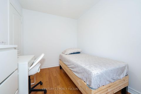 Photo 12 at 119 Torbarrie Road, CFB, Toronto