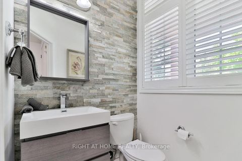 Photo 4 at 140 Moraine Drive, Vellore Village, Vaughan