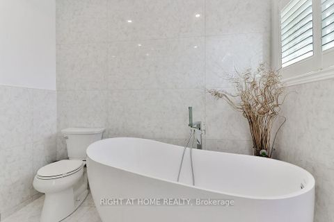 Photo 21 at 140 Moraine Drive, Vellore Village, Vaughan