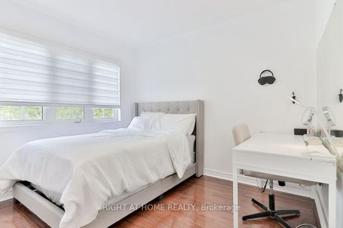 Photo 23 at 140 Moraine Drive, Vellore Village, Vaughan