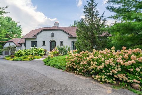 Photo 1 at 30 Kingswood Drive, Rural King, King
