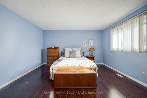 Photo 32 at 360 Goldhawk Trail, Milliken, Toronto