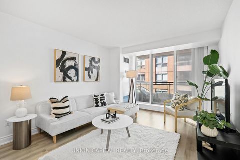 Photo 2 at LPH17 - 39 PEMBERTON Avenue, Newtonbrook East, Toronto