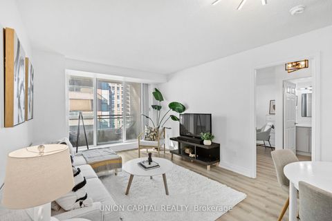 Photo 5 at LPH17 - 39 PEMBERTON Avenue, Newtonbrook East, Toronto