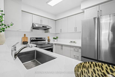 Photo 6 at LPH17 - 39 PEMBERTON Avenue, Newtonbrook East, Toronto