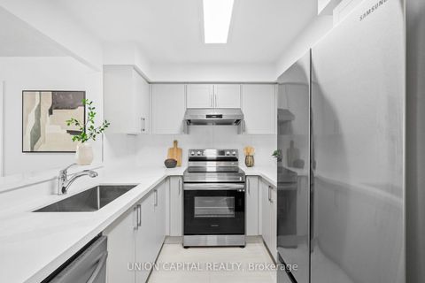 Photo 7 at LPH17 - 39 PEMBERTON Avenue, Newtonbrook East, Toronto