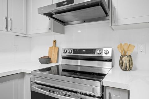 Photo 9 at LPH17 - 39 PEMBERTON Avenue, Newtonbrook East, Toronto