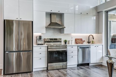 Photo 4 at 210 - 125 Western Battery Road, Niagara, Toronto