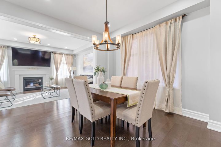 Photo 5 at 172 Tysonville Circle, Northwest Brampton, Brampton