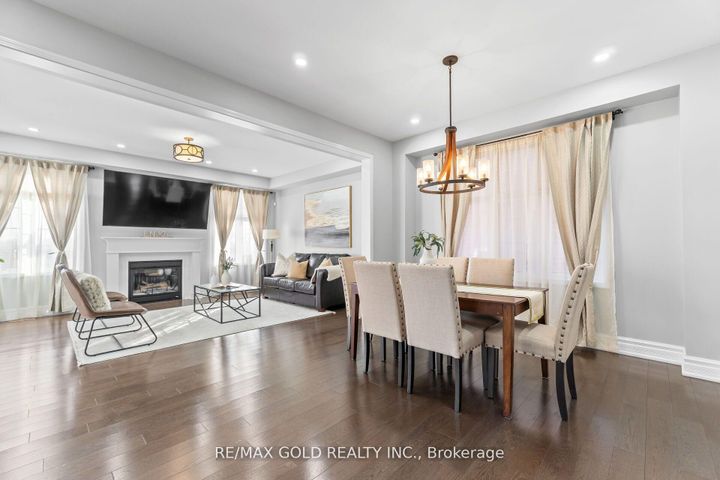 Photo 6 at 172 Tysonville Circle, Northwest Brampton, Brampton
