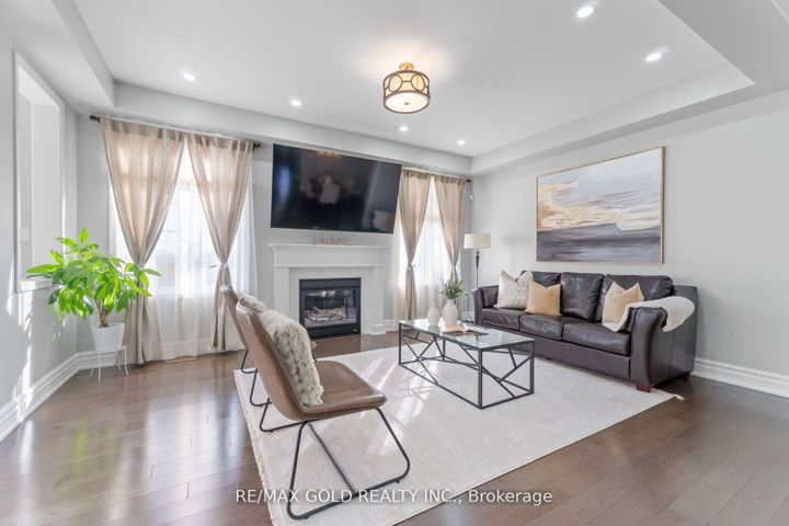 Photo 7 at 172 Tysonville Circle, Northwest Brampton, Brampton