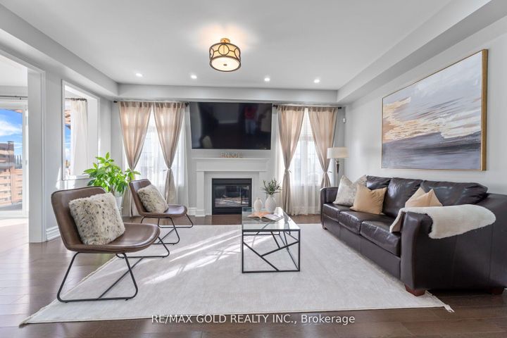 Photo 8 at 172 Tysonville Circle, Northwest Brampton, Brampton