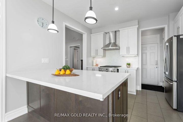 Photo 12 at 172 Tysonville Circle, Northwest Brampton, Brampton