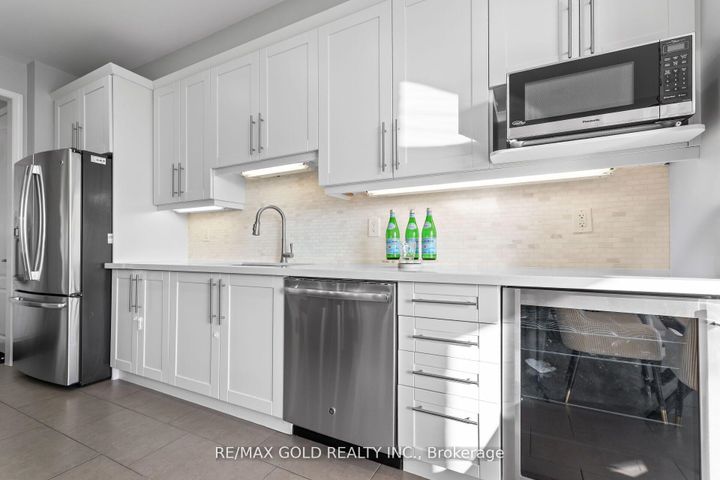 Photo 14 at 172 Tysonville Circle, Northwest Brampton, Brampton