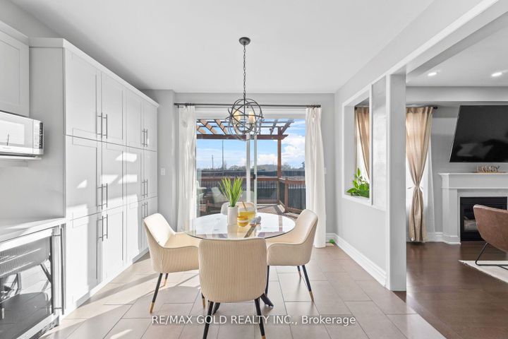Photo 16 at 172 Tysonville Circle, Northwest Brampton, Brampton