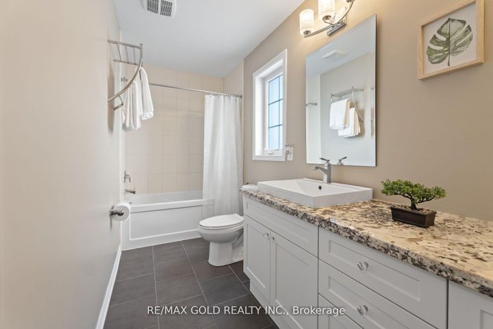 Photo 24 at 172 Tysonville Circle, Northwest Brampton, Brampton
