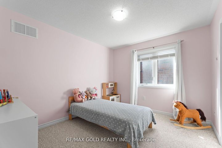Photo 25 at 172 Tysonville Circle, Northwest Brampton, Brampton