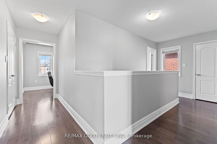 Photo 31 at 172 Tysonville Circle, Northwest Brampton, Brampton