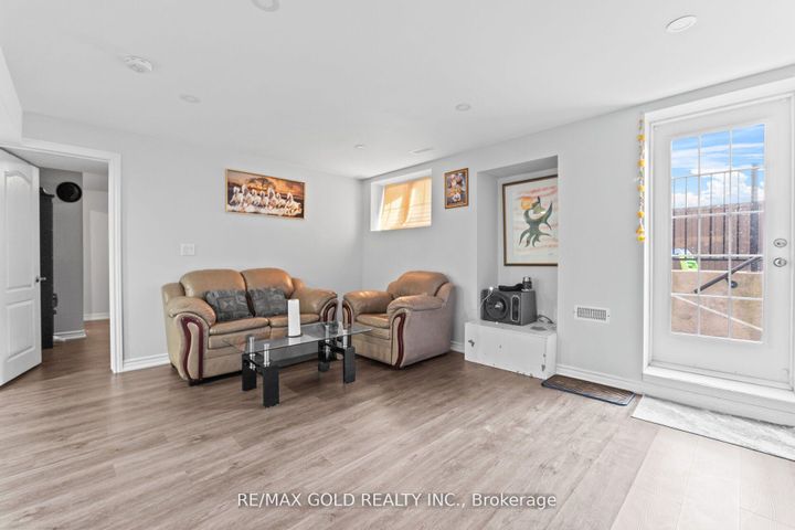 Photo 34 at 172 Tysonville Circle, Northwest Brampton, Brampton