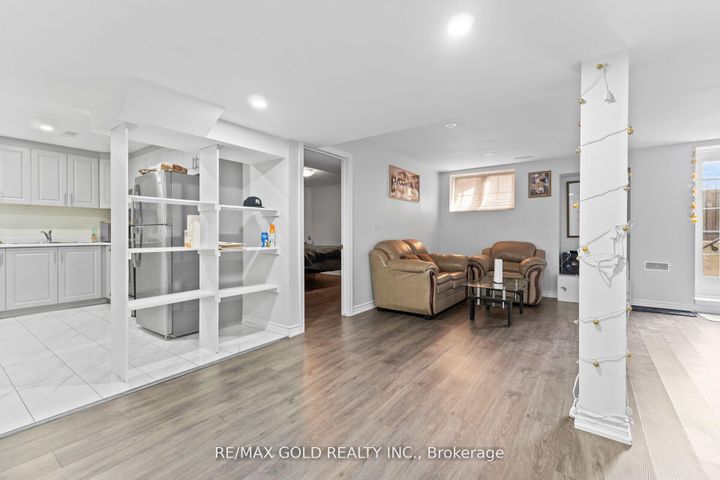 Photo 35 at 172 Tysonville Circle, Northwest Brampton, Brampton