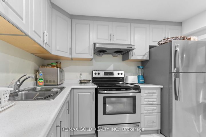 Photo 36 at 172 Tysonville Circle, Northwest Brampton, Brampton