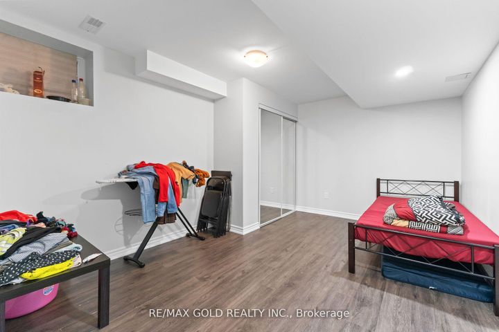 Photo 38 at 172 Tysonville Circle, Northwest Brampton, Brampton