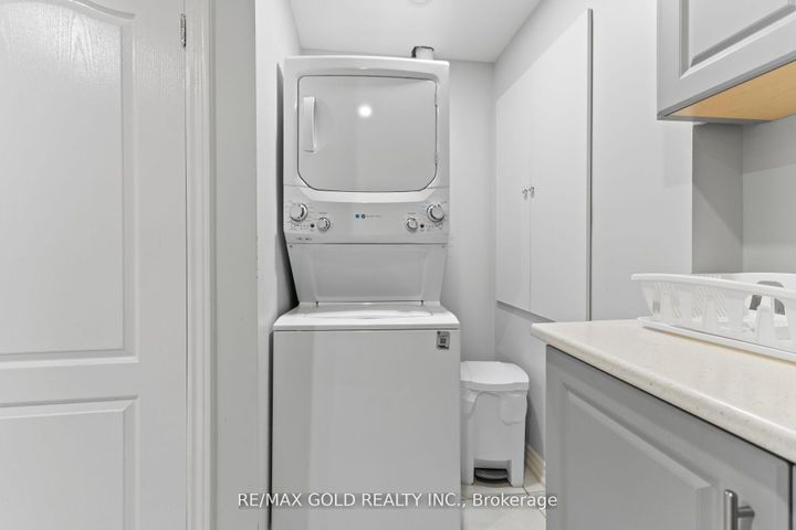 Photo 41 at 172 Tysonville Circle, Northwest Brampton, Brampton