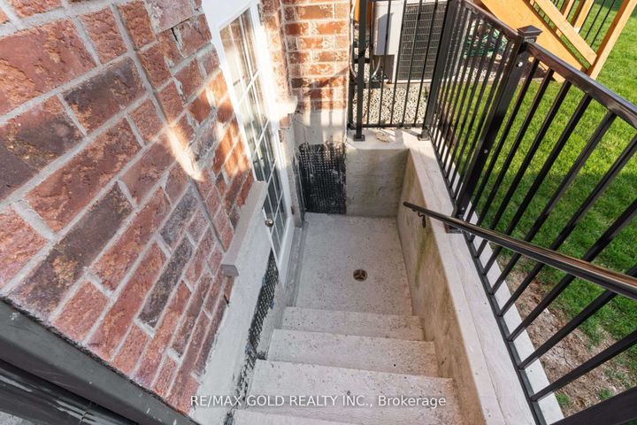 Photo 45 at 172 Tysonville Circle, Northwest Brampton, Brampton