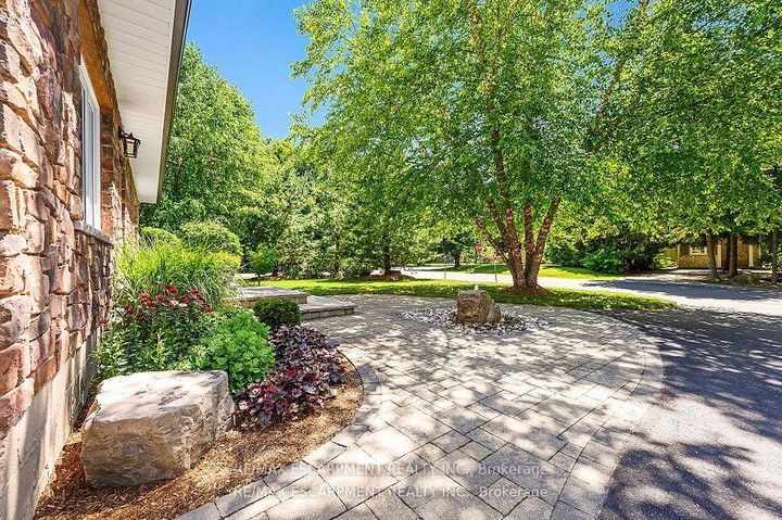 Photo 5 at 6487 Panton Street, Rural Burlington, Burlington