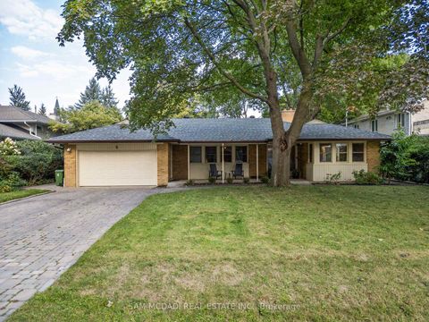 Photo 1 at 9 Palace Arch Drive, Rosethorn, Toronto