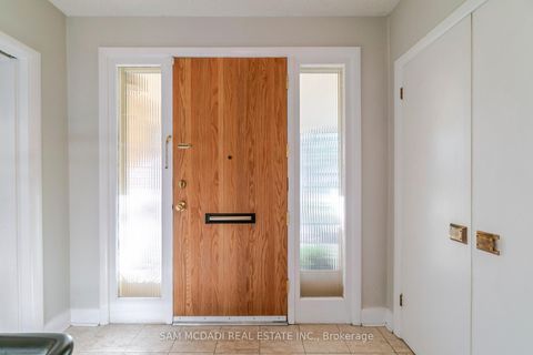Photo 5 at 9 Palace Arch Drive, Rosethorn, Toronto