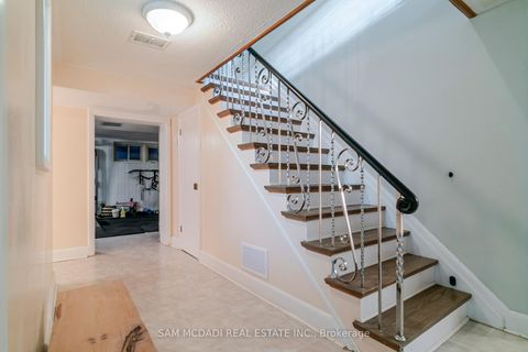 Photo 30 at 9 Palace Arch Drive, Rosethorn, Toronto