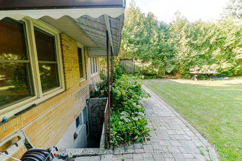 Photo 35 at 9 Palace Arch Drive, Rosethorn, Toronto