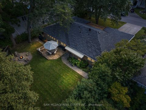 Photo 40 at 9 Palace Arch Drive, Rosethorn, Toronto