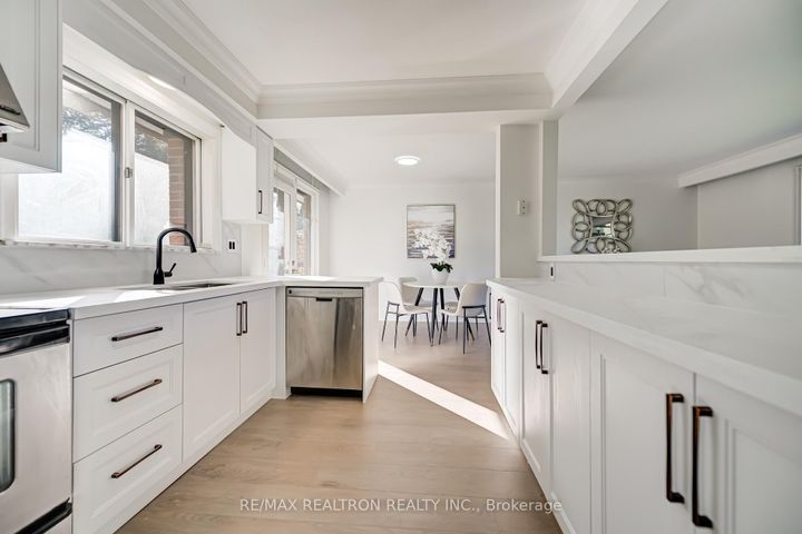 Photo 13 at 31 Sussex Avenue, Crosby, Richmond Hill