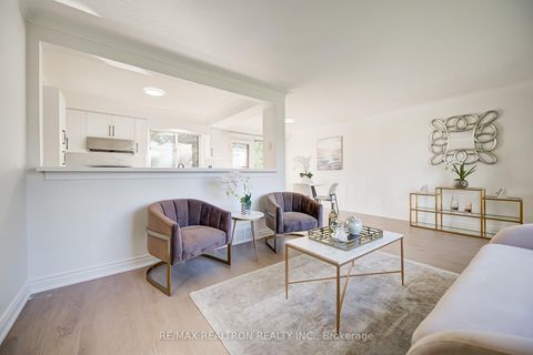 Photo 4 at 31 Sussex Avenue, Crosby, Richmond Hill