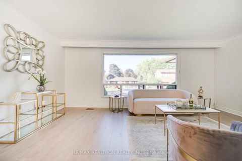 Photo 7 at 31 Sussex Avenue, Crosby, Richmond Hill